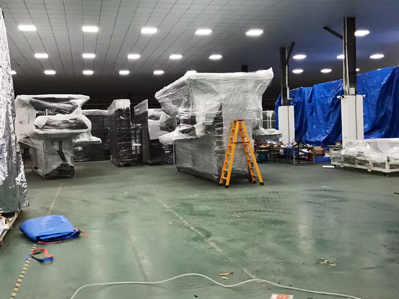 東莞某公(gōng)司重型真(zhēn)空防雨木(mu)箱