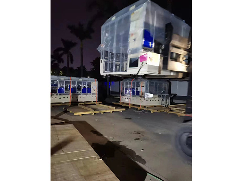 深圳龍(long)崗打包現場(chǎng)